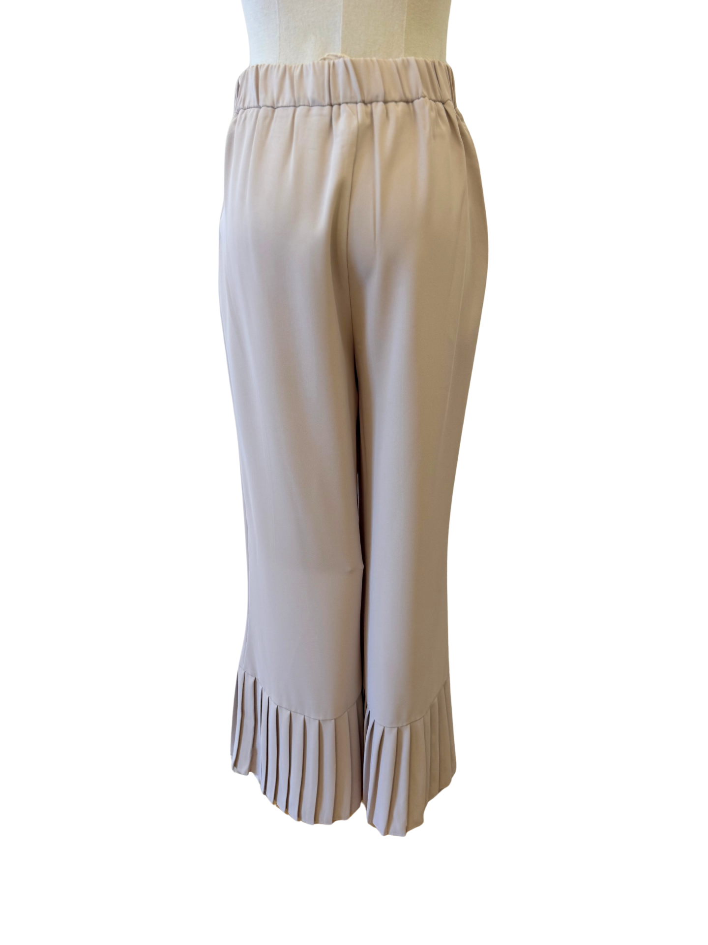 Pleated Bottom Pants Size Medium - Mimi & Rae