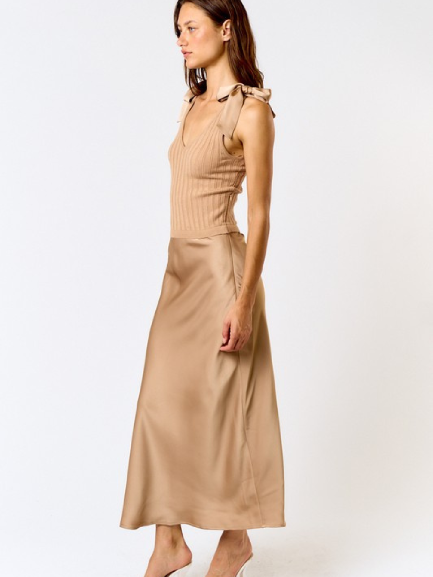 Contrast Bow Maxi Dress - Mimi & Rae