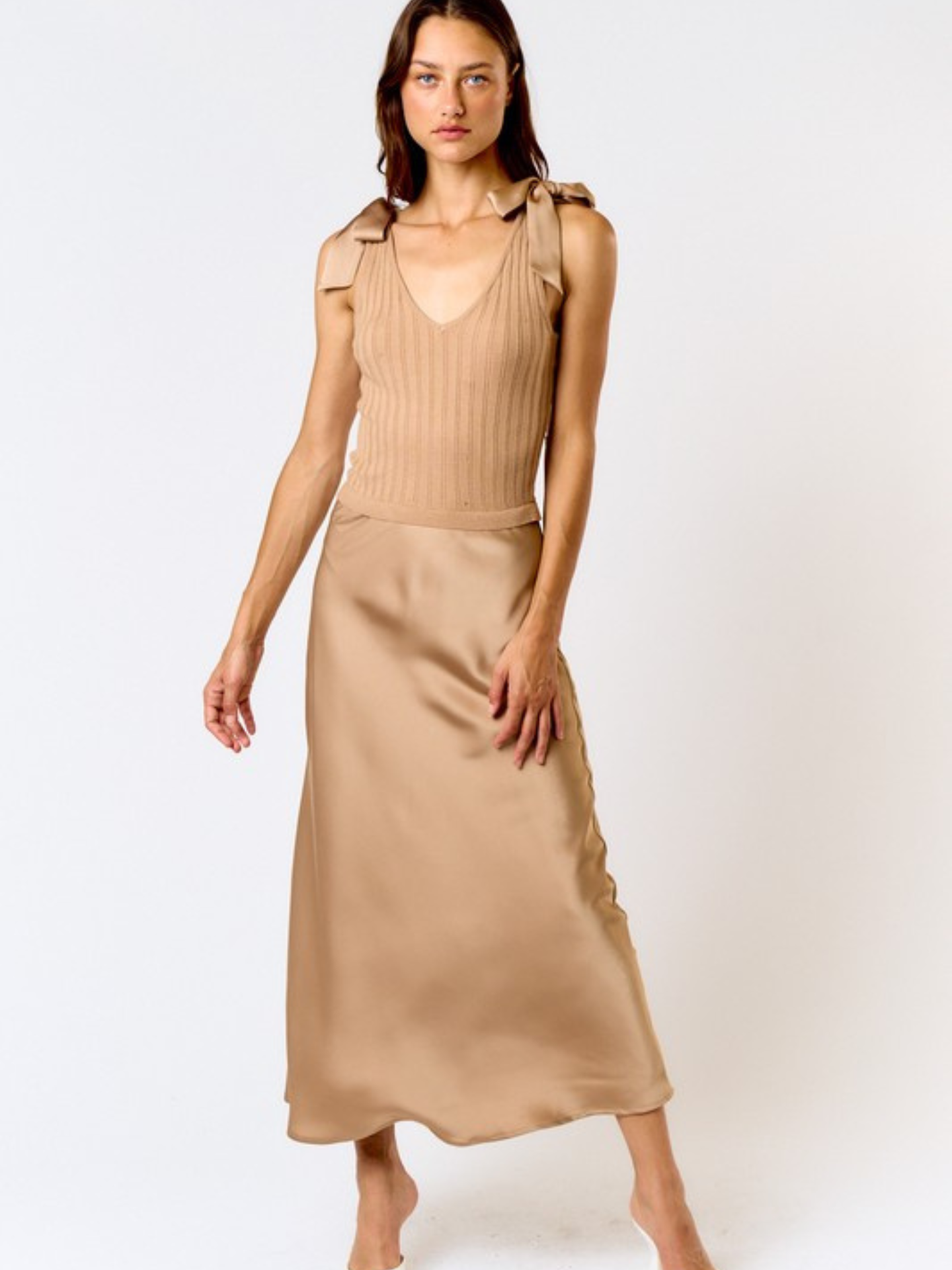 Contrast Bow Maxi Dress - Mimi & Rae