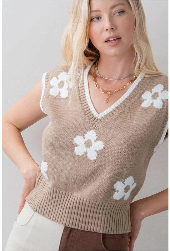 Flower Trimmed Cropped Vest