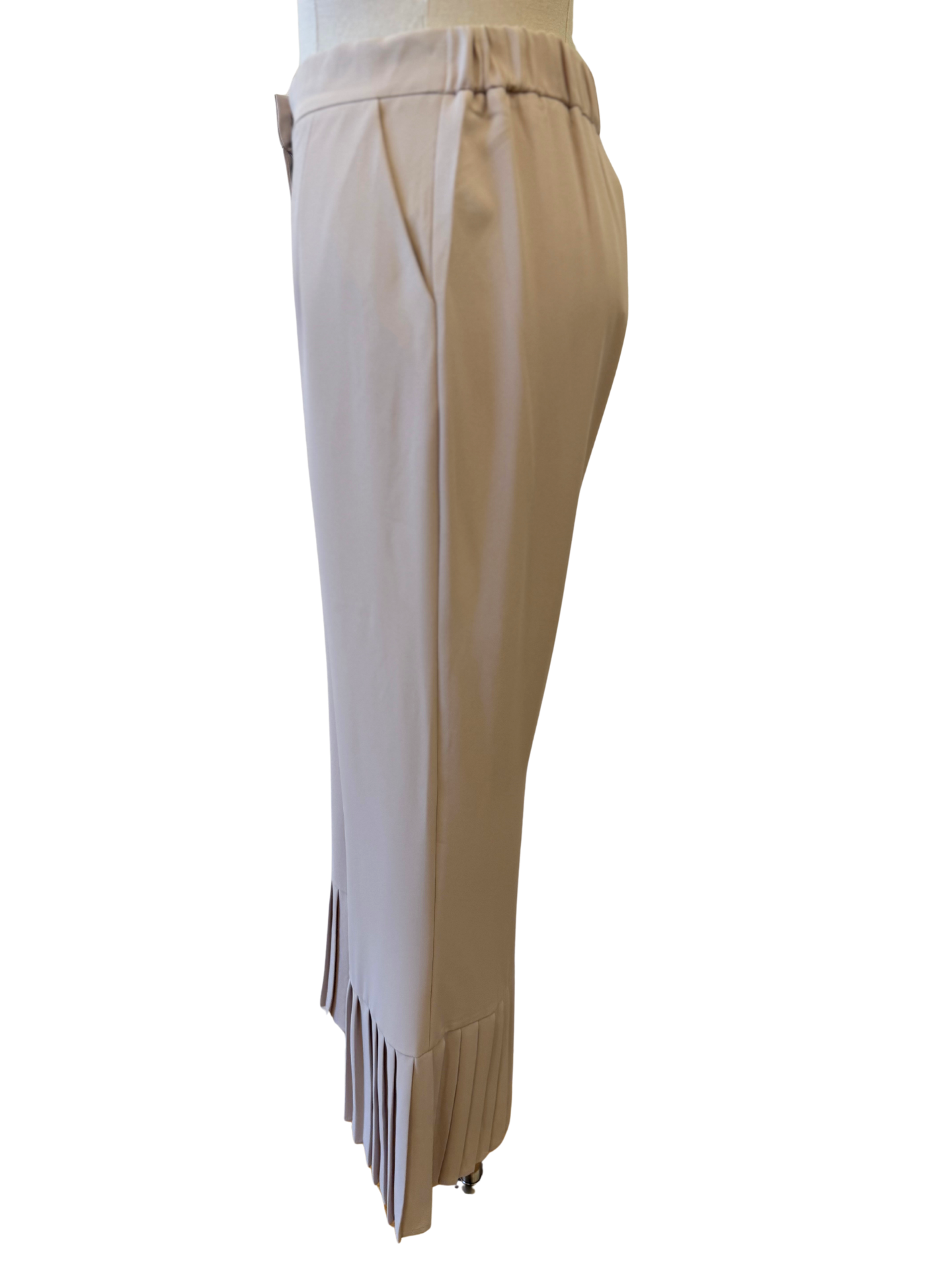 Pleated Bottom Pants Size Medium - Mimi & Rae