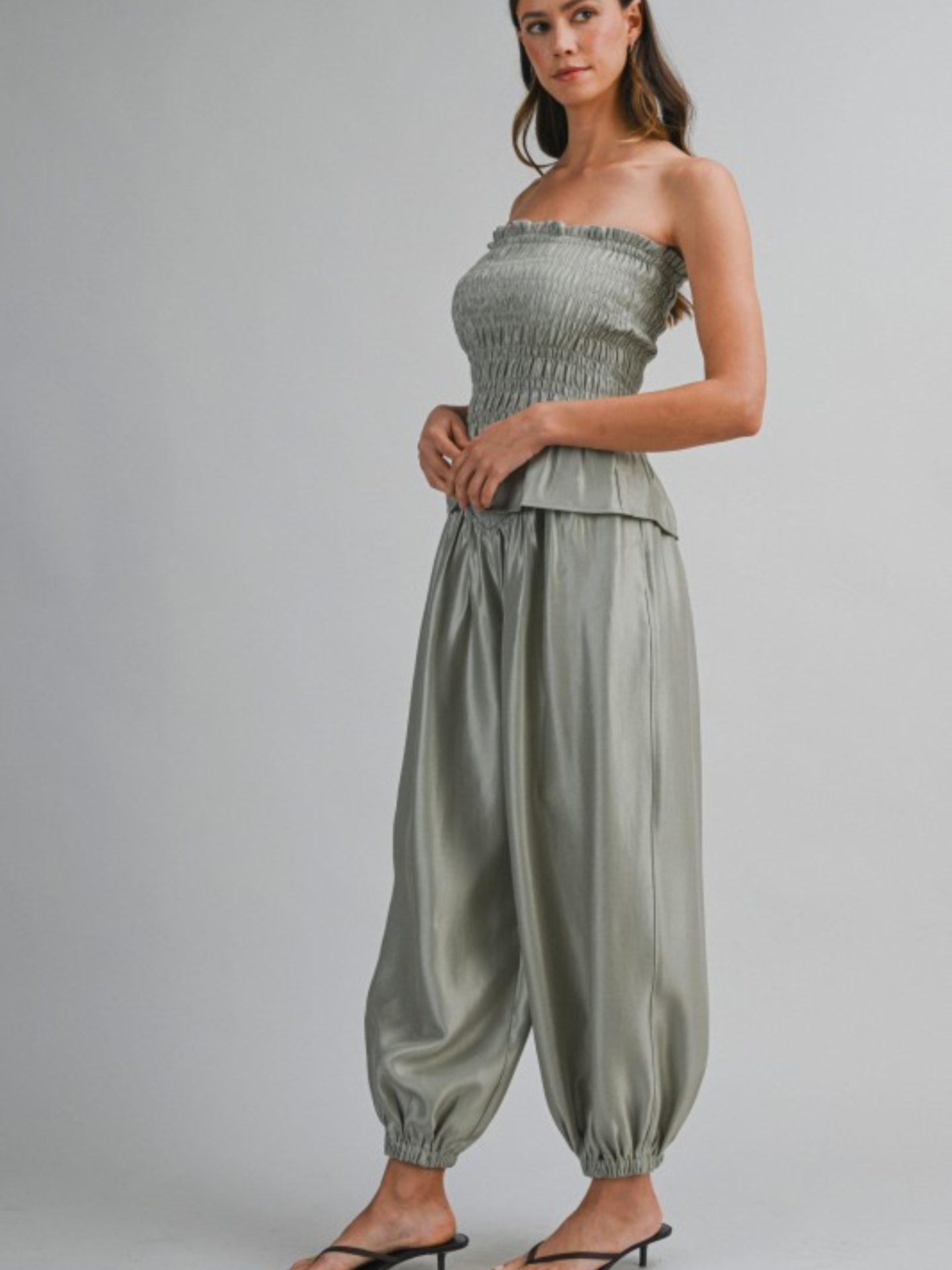 Mimi & Rae Anna smocked balloon pant set featuring a lightweight top and relaxed, gathered pants in soft fabric.